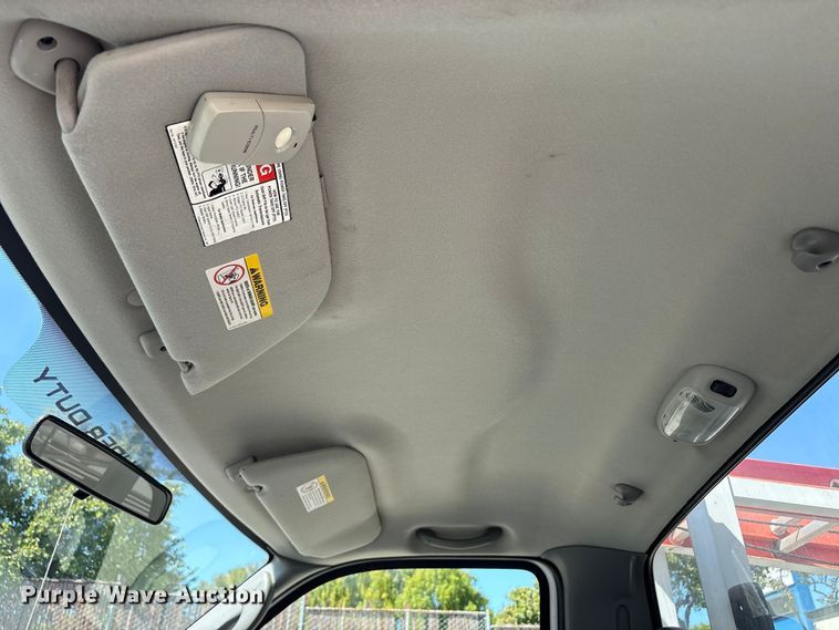 image for item EU8671 2004 Ford F450 Super Duty bucket truck