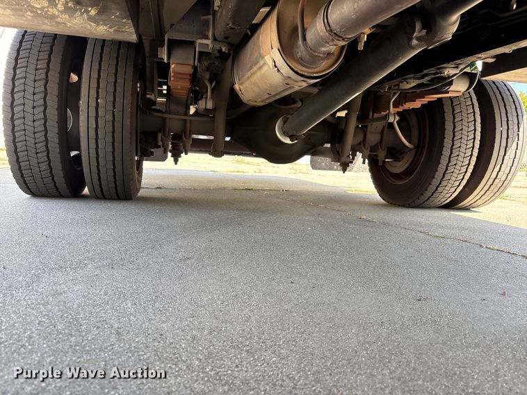 image for item EU8671 2004 Ford F450 Super Duty bucket truck