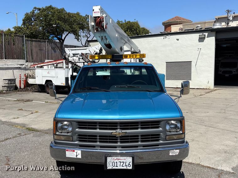 image for item EU8672 1995 Chevrolet C3500  utility bed pickup truck with bucket lift