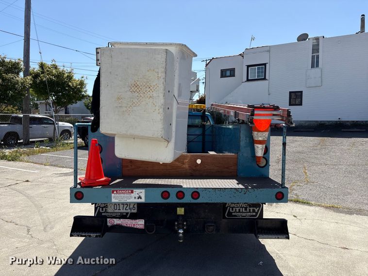 image for item EU8672 1995 Chevrolet C3500  utility bed pickup truck with bucket lift