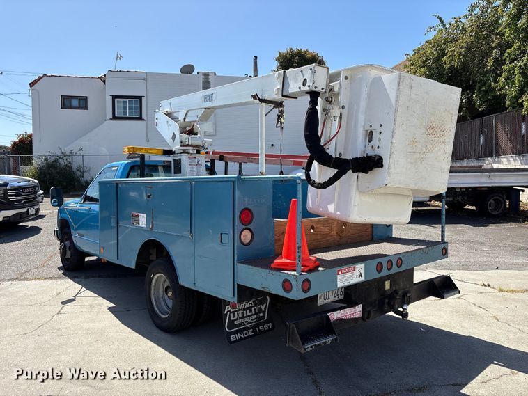 image for item EU8672 1995 Chevrolet C3500  utility bed pickup truck with bucket lift
