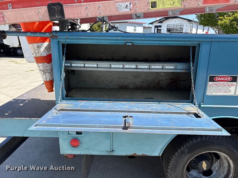 image for item EU8672 1995 Chevrolet C3500  utility bed pickup truck with bucket lift