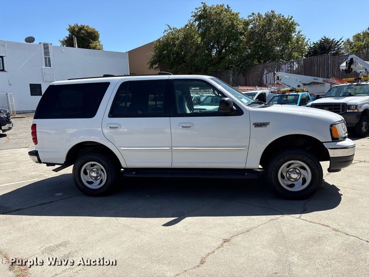image for item EU8679 2000 Ford Expedition SUV