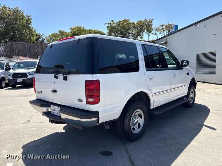 image for item EU8679 2000 Ford Expedition SUV