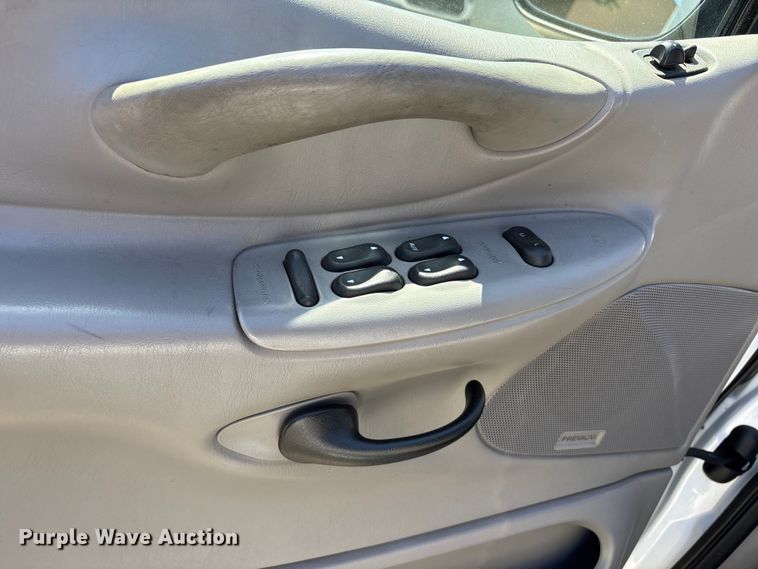 image for item EU8679 2000 Ford Expedition SUV
