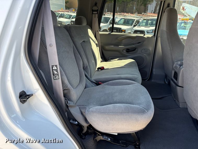 image for item EU8679 2000 Ford Expedition SUV