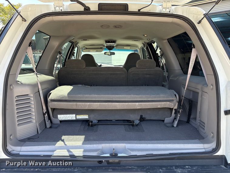 image for item EU8679 2000 Ford Expedition SUV