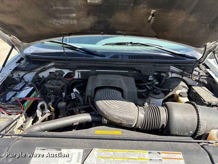 image for item EU8679 2000 Ford Expedition SUV