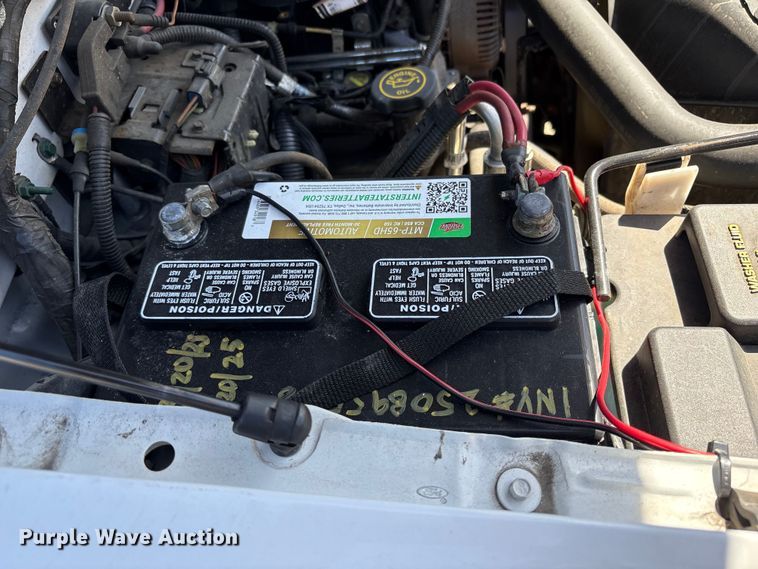 image for item EU8679 2000 Ford Expedition SUV