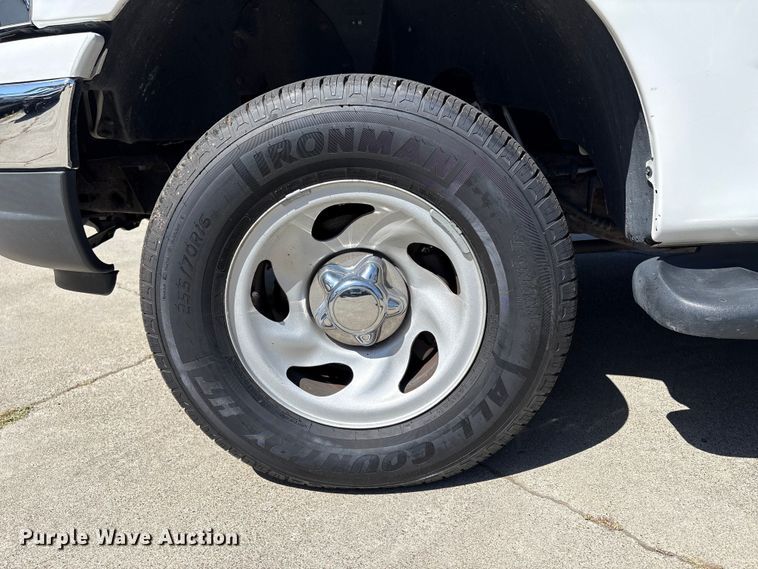 image for item EU8679 2000 Ford Expedition SUV