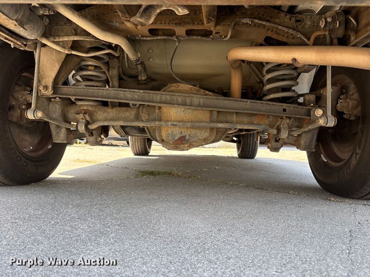 image for item EU8679 2000 Ford Expedition SUV