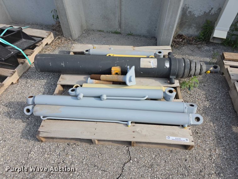 image for item EV2183 Truck parts