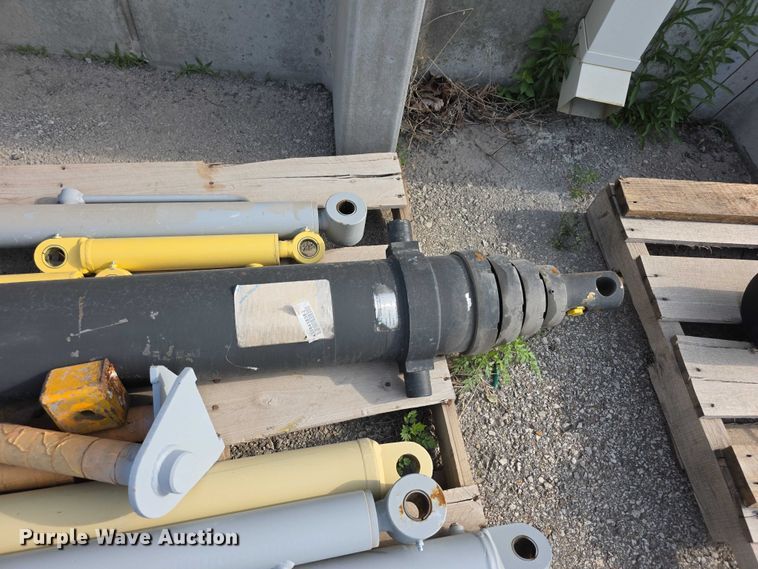 image for item EV2183 Truck parts