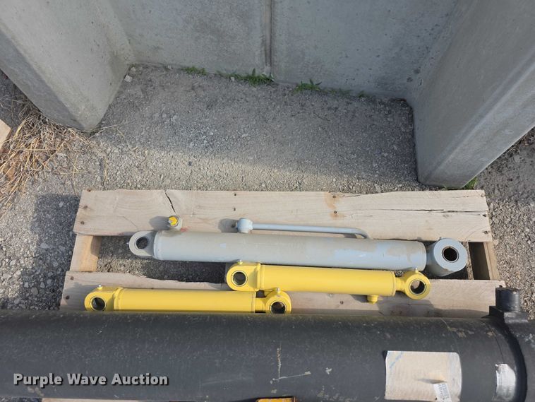 image for item EV2183 Truck parts