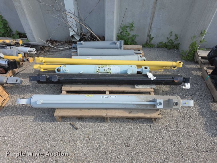 image for item EV2184 Truck Part and Attach.
