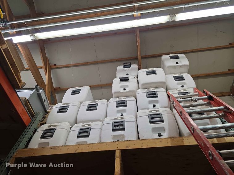 image for item EV2194 (33) Igloo coolers