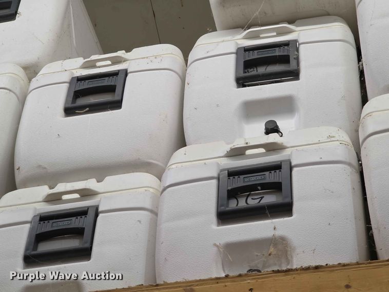 image for item EV2194 (33) Igloo coolers