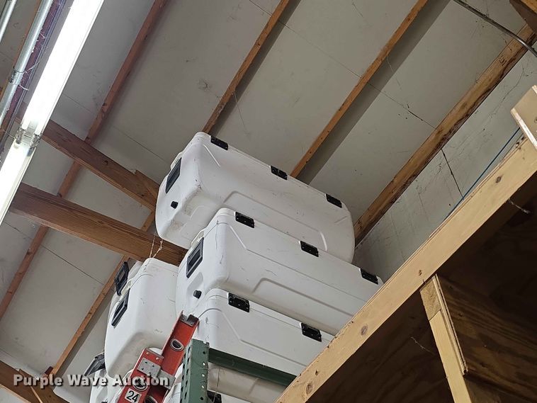 image for item EV2194 (33) Igloo coolers