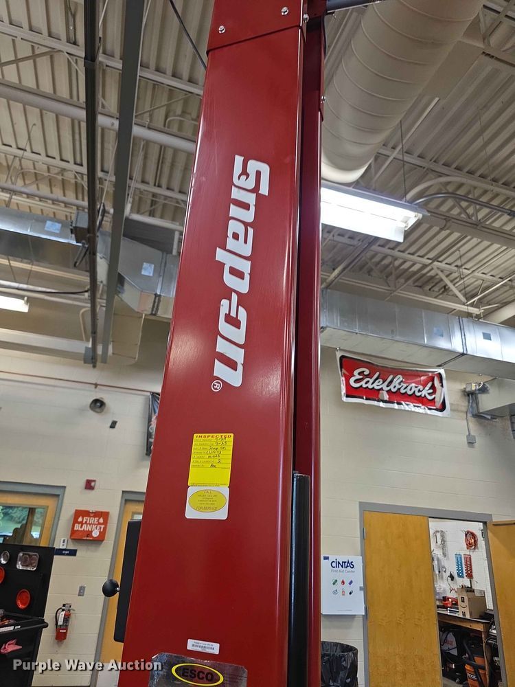 image for item EV2211 Snap-on Versymmetric CL10V3 two post automotive lift