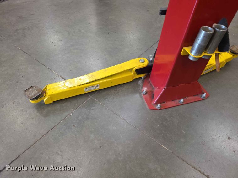 image for item EV2211 Snap-on Versymmetric CL10V3 two post automotive lift