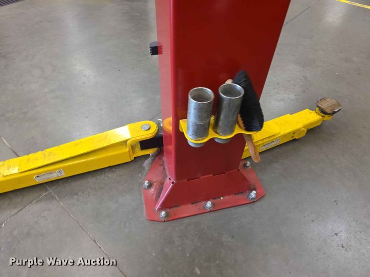 image for item EV2211 Snap-on Versymmetric CL10V3 two post automotive lift