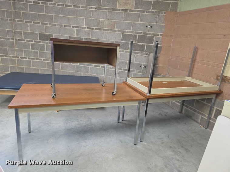 image for item EV2215 (22) tables 