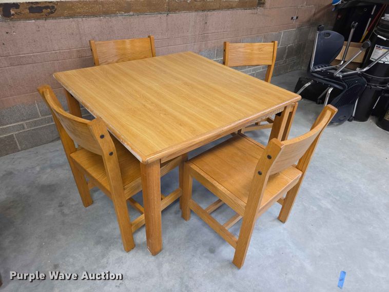 image for item EV2215 (22) tables 