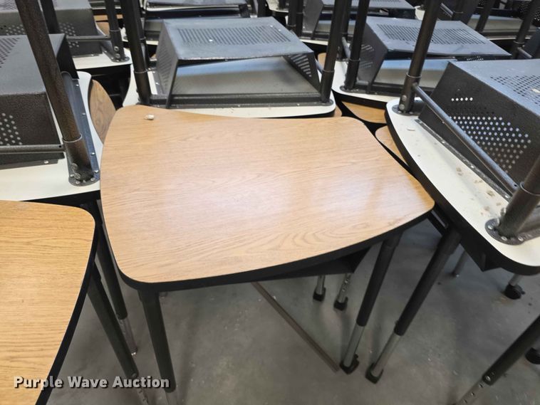 image for item EV2216 (47) desks