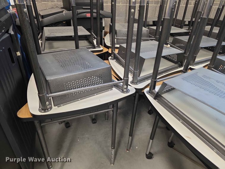 image for item EV2216 (47) desks