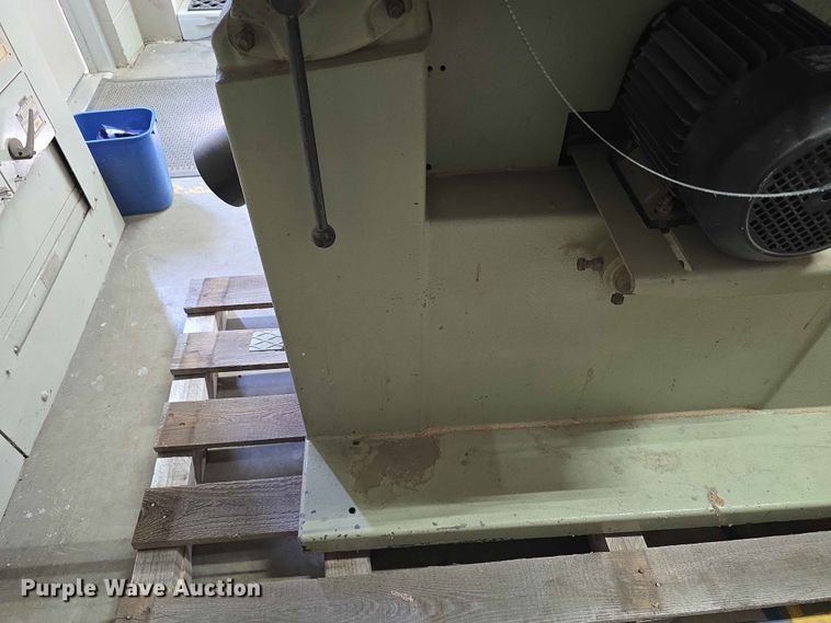 image for item EV2228 1992 SCMI 900 band saw