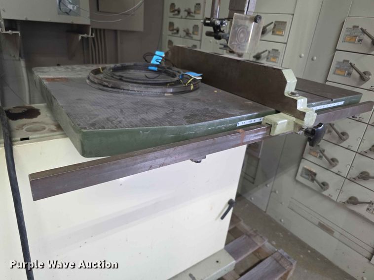 image for item EV2228 1992 SCMI 900 band saw
