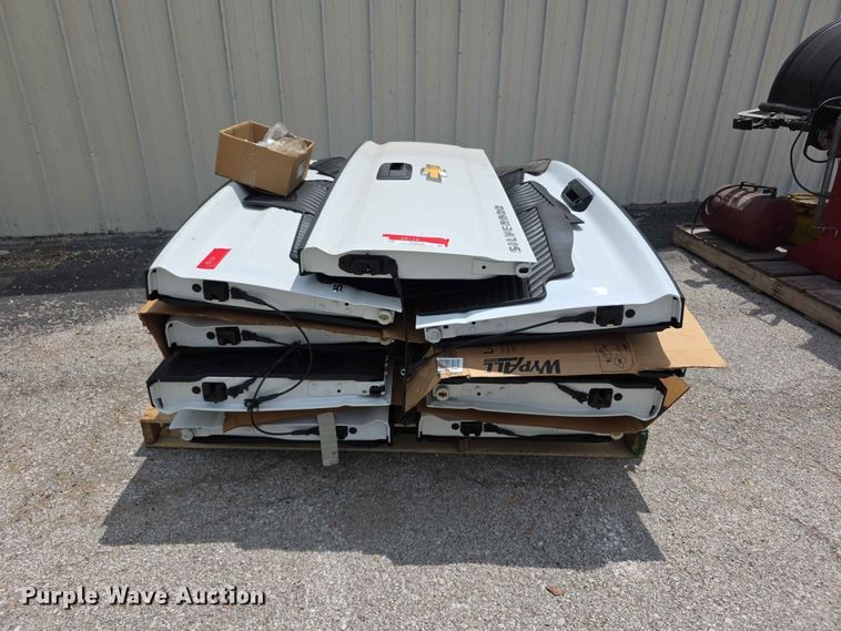 image for item EV2229 (9) Chevrolet pickup truck tailgates