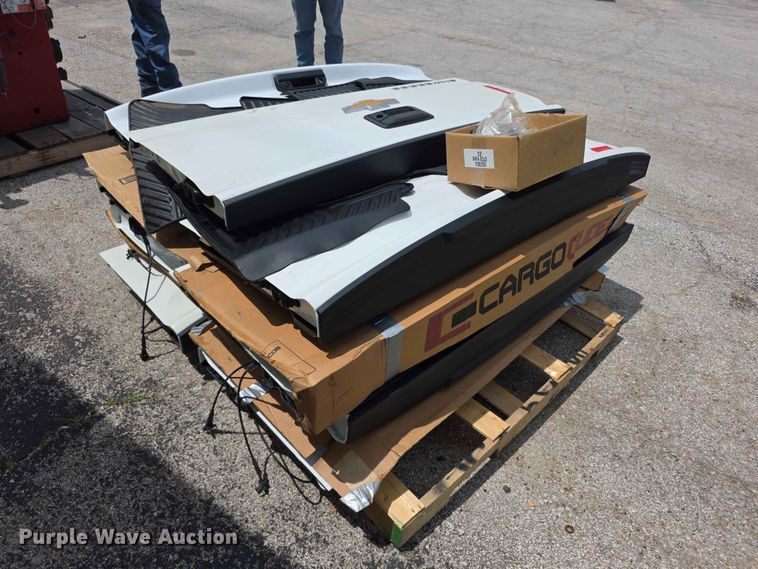 image for item EV2229 (9) Chevrolet pickup truck tailgates
