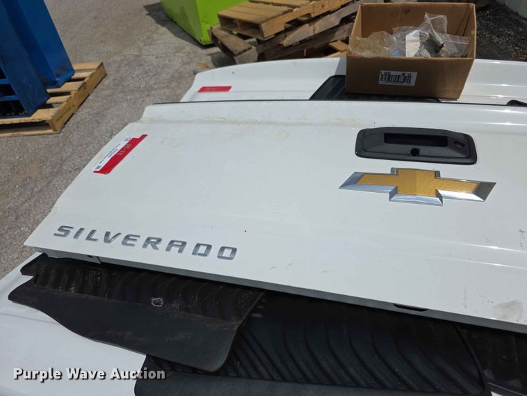 image for item EV2229 (9) Chevrolet pickup truck tailgates