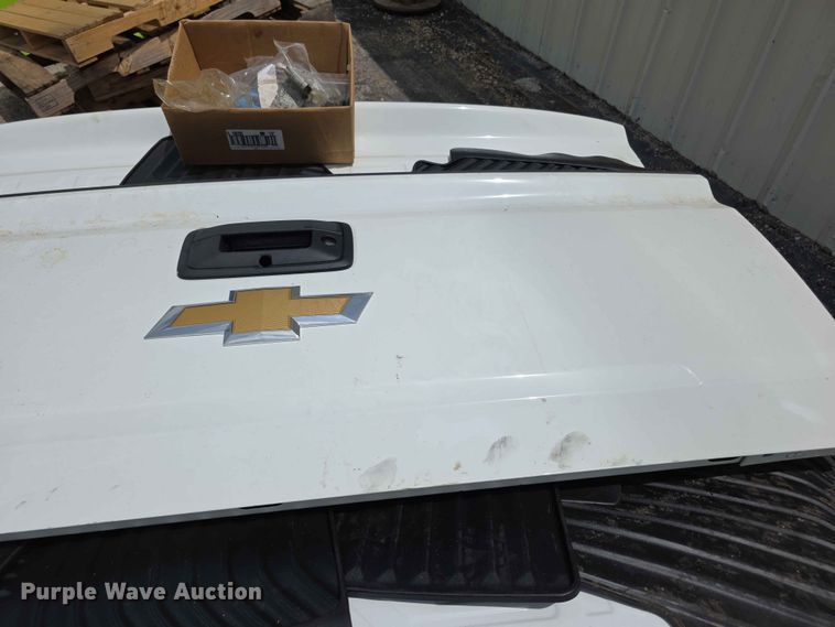 image for item EV2229 (9) Chevrolet pickup truck tailgates