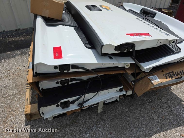 image for item EV2229 (9) Chevrolet pickup truck tailgates