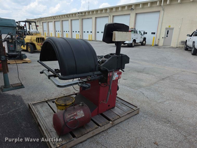 image for item EV2231 2014 Hunter DSP9200 tire balancer