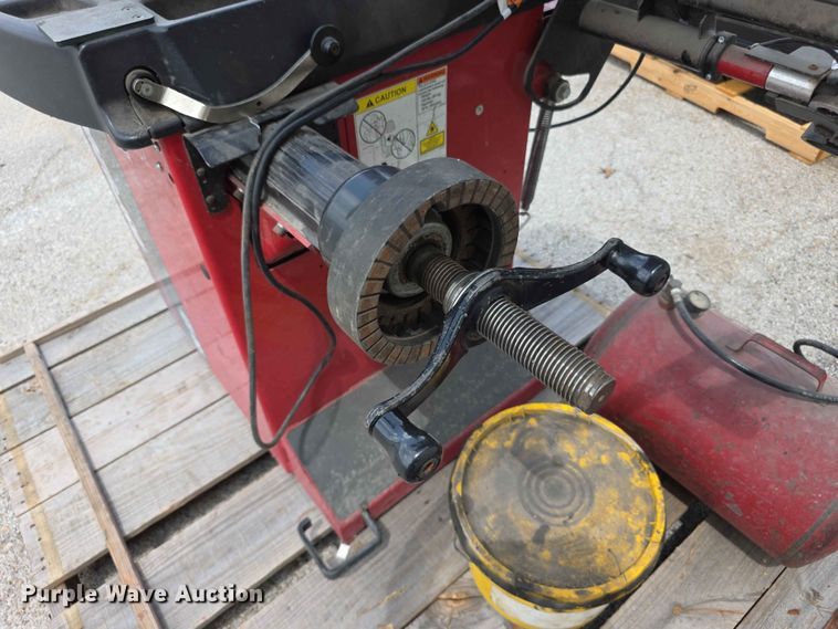 image for item EV2231 2014 Hunter DSP9200 tire balancer