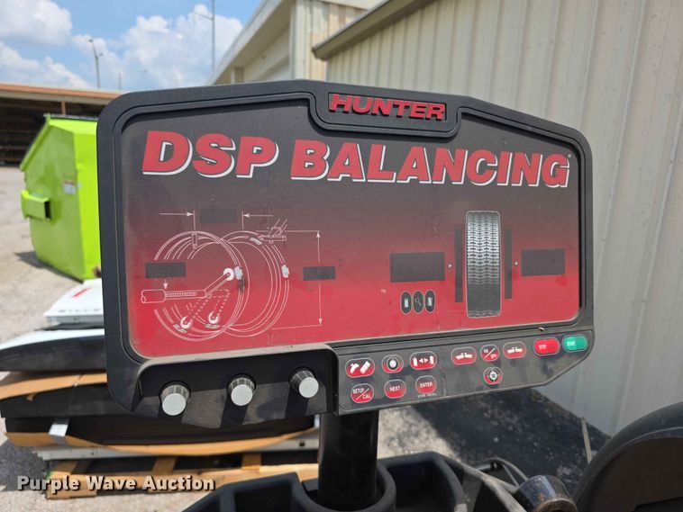 image for item EV2231 2014 Hunter DSP9200 tire balancer