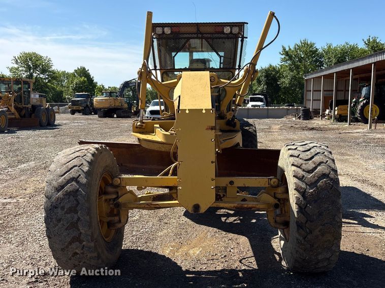 image for item EV2973 1999 Caterpillar 140H motor grader