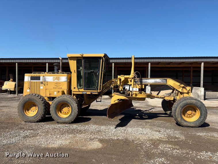 image for item EV2973 1999 Caterpillar 140H motor grader