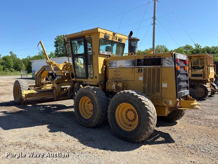 image for item EV2973 1999 Caterpillar 140H motor grader