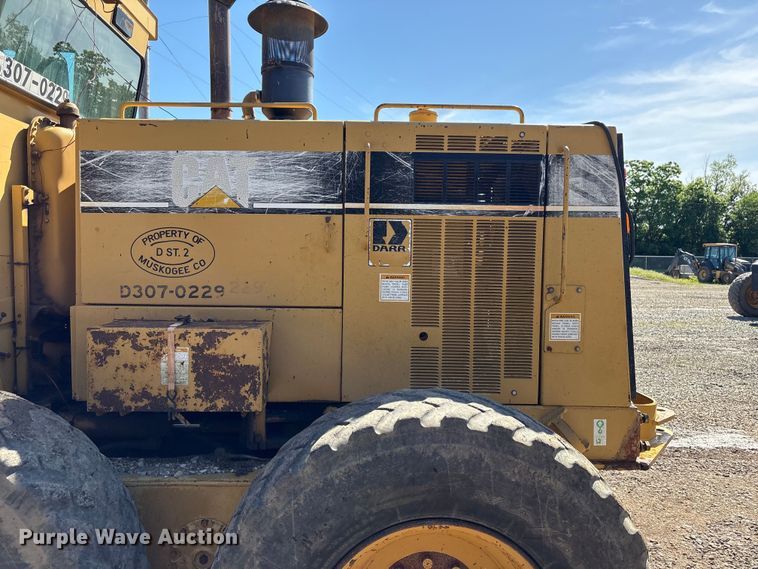 image for item EV2973 1999 Caterpillar 140H motor grader