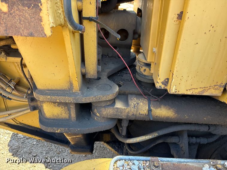 image for item EV2973 1999 Caterpillar 140H motor grader