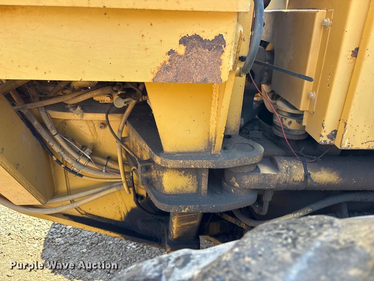 image for item EV2973 1999 Caterpillar 140H motor grader