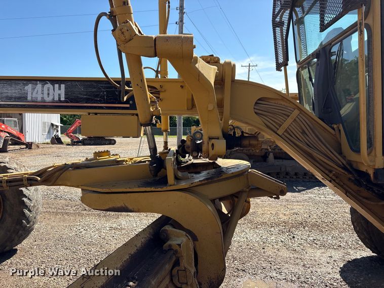 image for item EV2973 1999 Caterpillar 140H motor grader