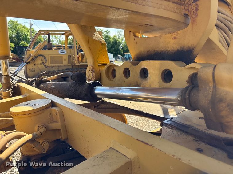 image for item EV2973 1999 Caterpillar 140H motor grader