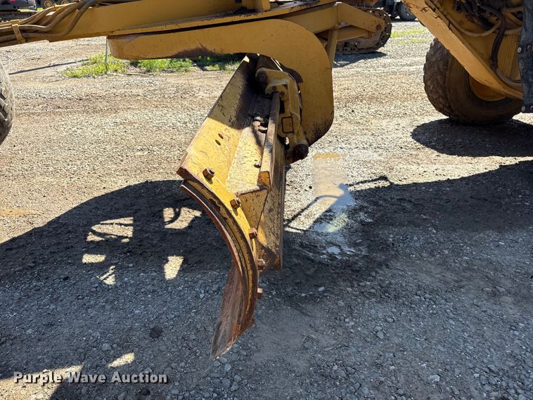 image for item EV2973 1999 Caterpillar 140H motor grader