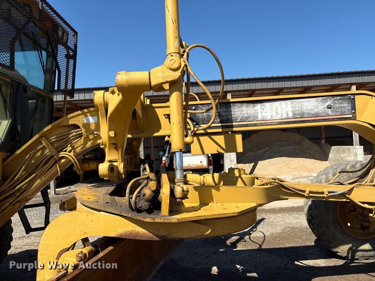 image for item EV2973 1999 Caterpillar 140H motor grader