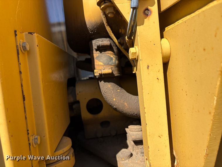 image for item EV2973 1999 Caterpillar 140H motor grader